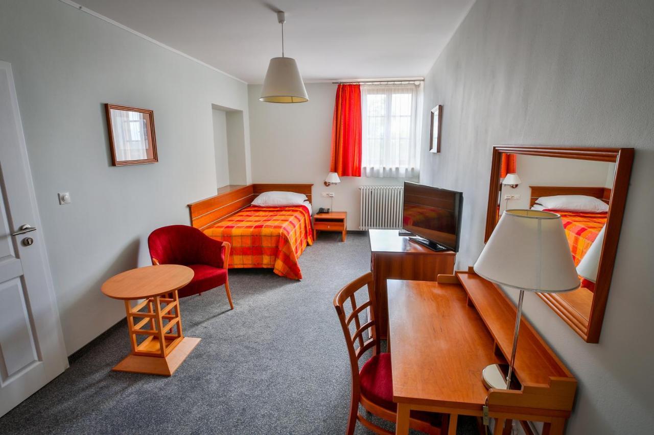 Lh Hotel Dvorak Tabor Congress & Wellness Dış mekan fotoğraf